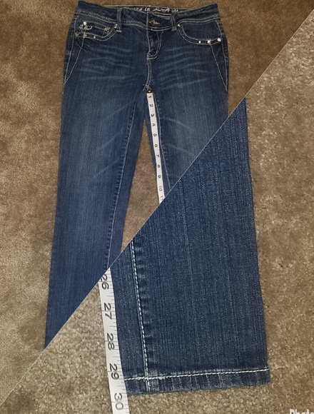 Grace in LA Women's Cross Embroidered Pocket - Picture 5 of 7